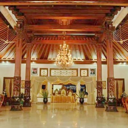 Dana Hotel Surakarta  Luaran gambar